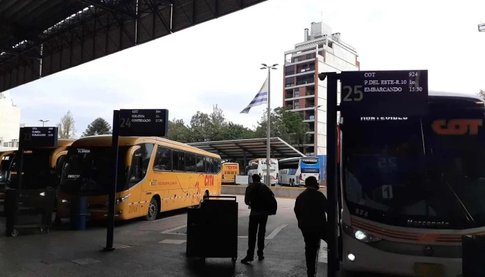 Terminal De Autobuses -  Horario - Montevideo