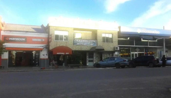 Tiendas Montevideo - Las Piedras - 90200 Las Piedras