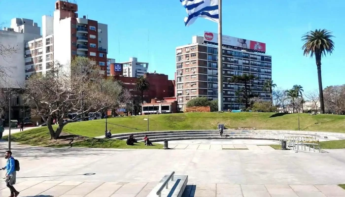 Tres Cruces -  Opiniones - Montevideo